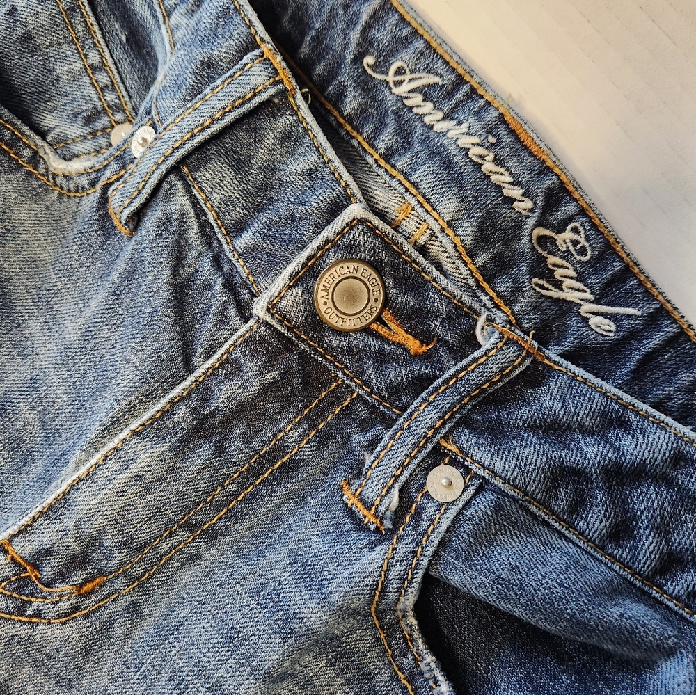 American Eagle Boyfriend Fit Jeans size 4 Regular - Picture 5 of 5